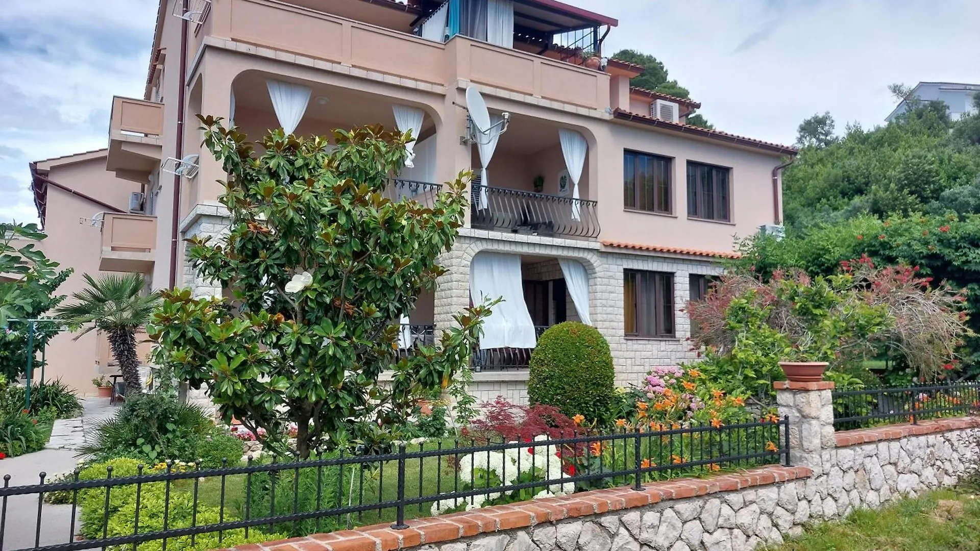 Holiday Apartments Ruzica Palit Croatia